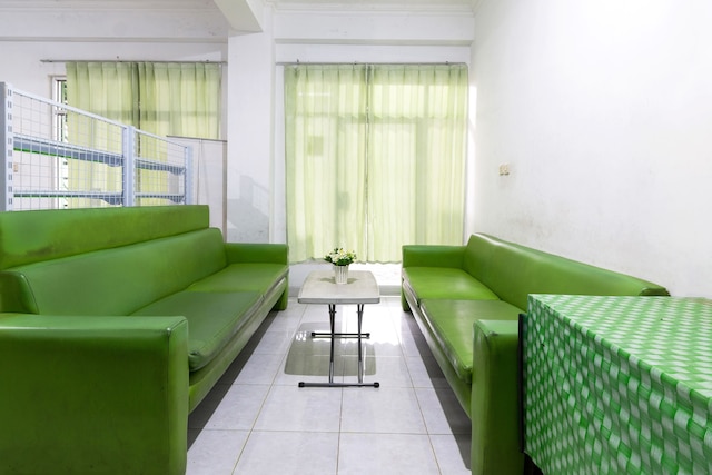 OYO 1242 ペンジナパン Rb シリア