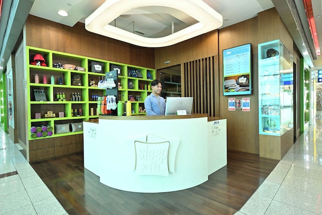 スリープオーバー ターミナル 3, コンコース A – フォーマリー スリープ ‘n フライ