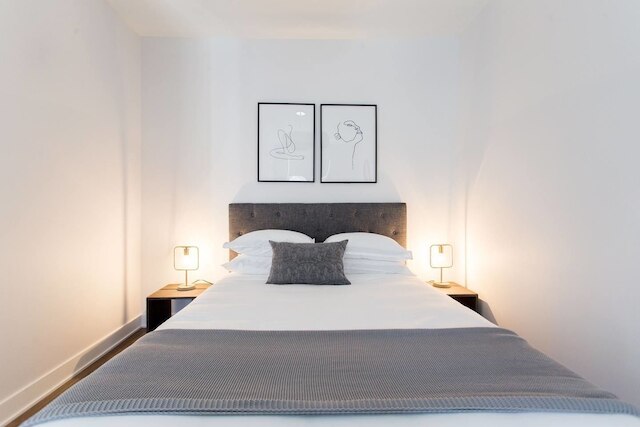 ルーフトップ パティオ付きの新しいベッドルーム 3 室