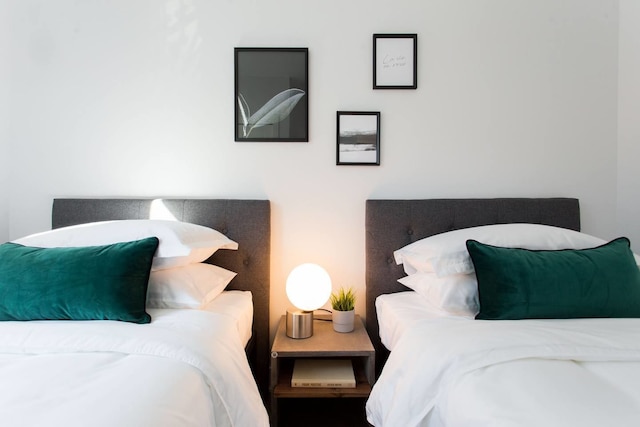 ルーフトップ パティオ付きの新しいベッドルーム 3 室