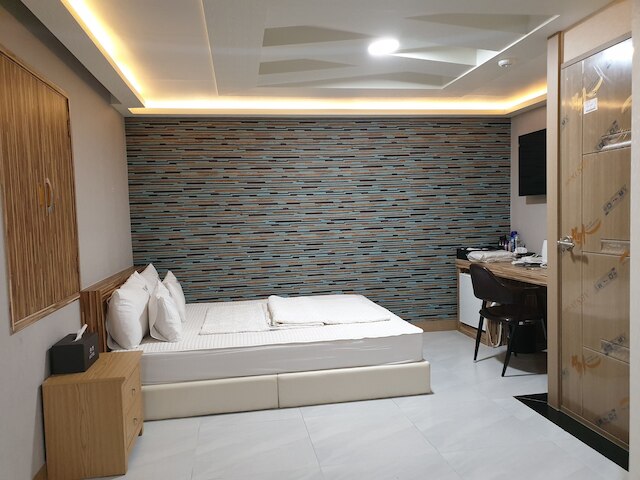 クイーンズ モーテル ジンジュ