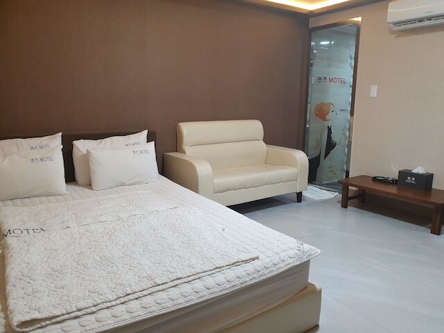 クイーンズ モーテル ジンジュ