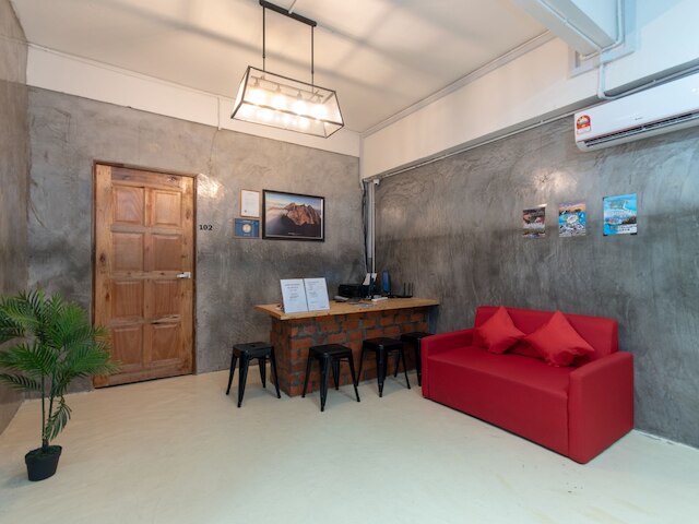 OYO 43993 マドスイート