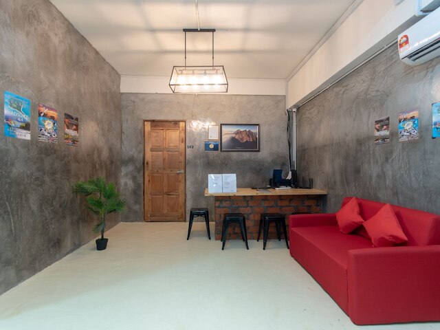 OYO 43993 マドスイート