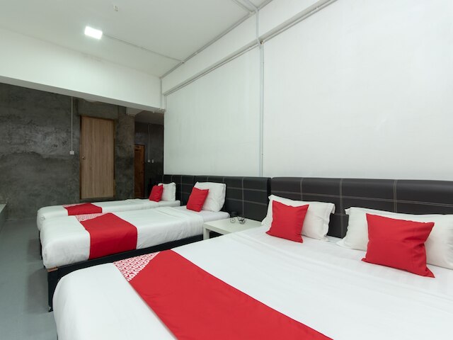 OYO 43993 マドスイート