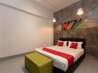 OYO 43993 マドスイート