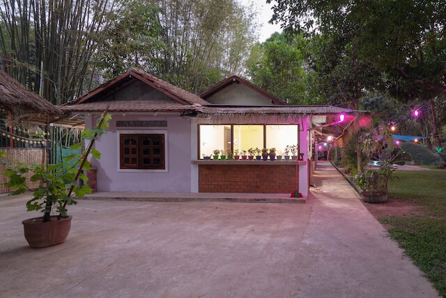 ダムナク トルメアス ホームステイ