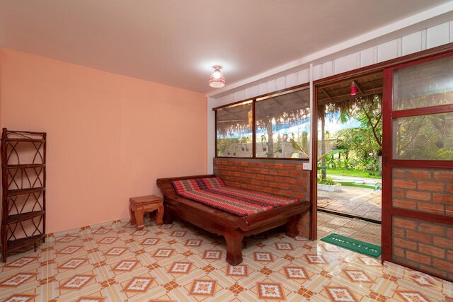 ダムナク トルメアス ホームステイ