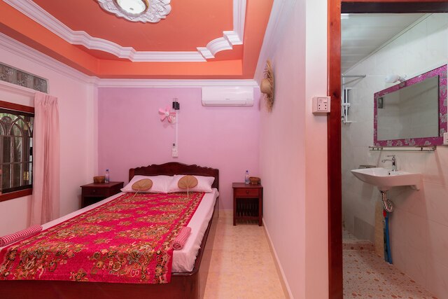 ダムナク トルメアス ホームステイ