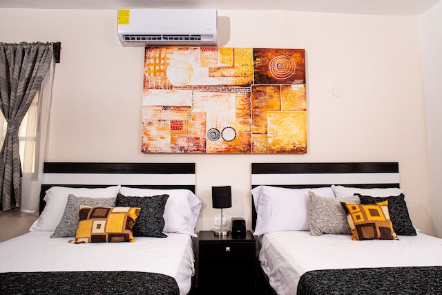 サンタ フェ スタジオズ アンド スイーツ バイ ザ スポット