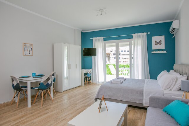 レイズ コンフィー スタジオズ イン ザ ハート オブ アテネ