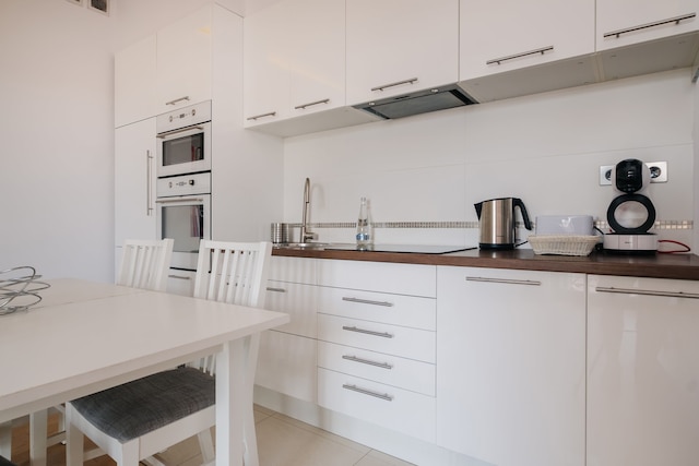 モダン アパートメント アクロス ザ ポンズ