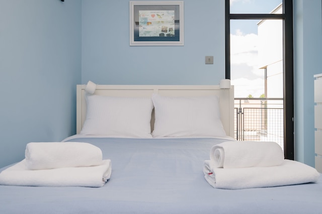 モダン アパートメント アクロス ザ ポンズ