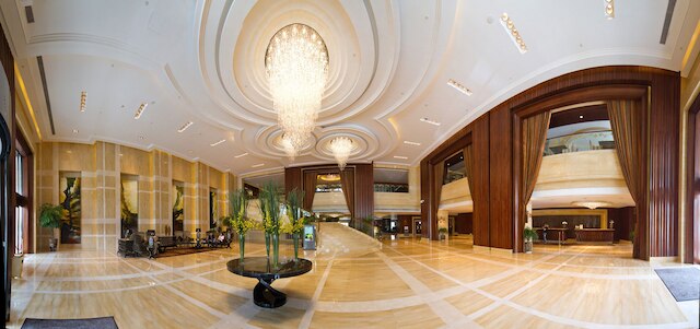 ウィンダム グランド プラザ ロイヤル フーログォ チャンシャ (长沙芙蓉国温德姆至尊豪廷大酒店)