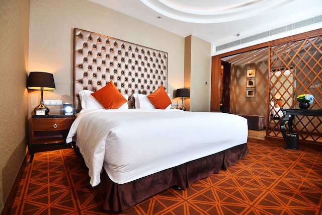 ウィンダム グランド プラザ ロイヤル フーログォ チャンシャ (长沙芙蓉国温德姆至尊豪廷大酒店)