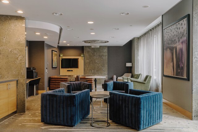 ワールド センター ホテル