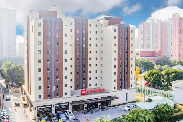 イビス 上海 リエンヤン (上海联洋宜必思酒店)