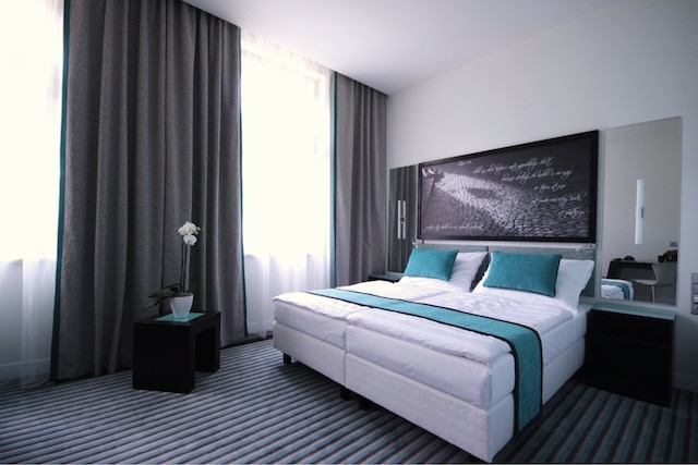 レッド アンド ブルー デザイン ホテル プラハ