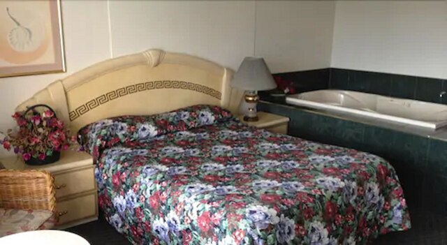 レインボー モーター イン - バイ ザ フォールズ