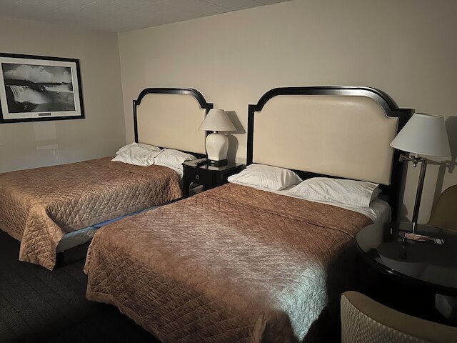 レインボー モーター イン - バイ ザ フォールズ