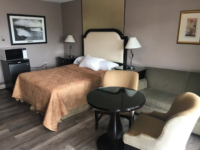 レインボー モーター イン - バイ ザ フォールズ