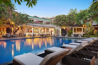 サガラ ヴィラズ アンド スイーツ サヌール バイ AHM