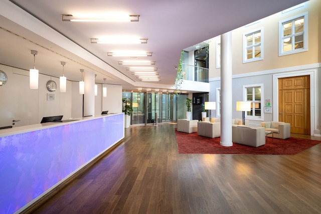 インサイド バイ メリア ドレスデン