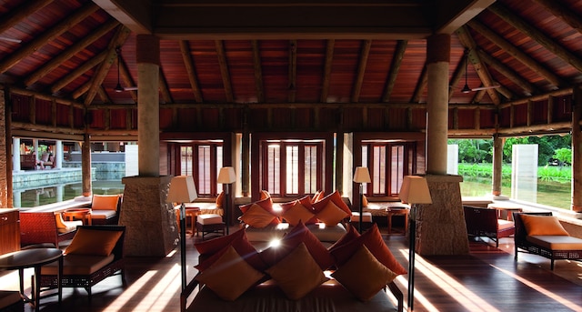 コンスタンス エフェリア