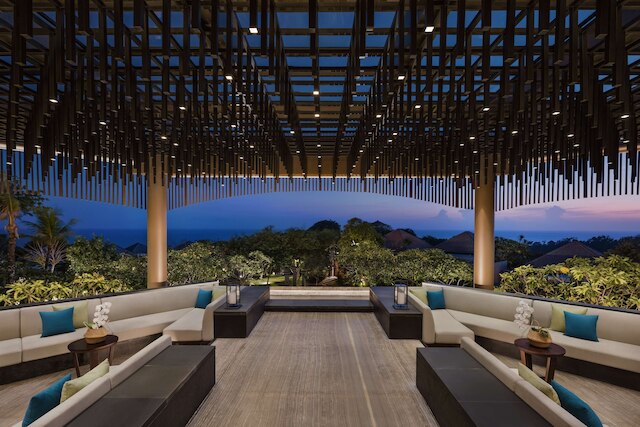 ウマナ バリ, LXR ホテルズ & リゾーツ バイ ヒルトン