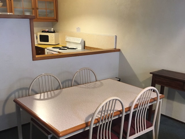 ウッドランド モーテル アンド アパートメンツ