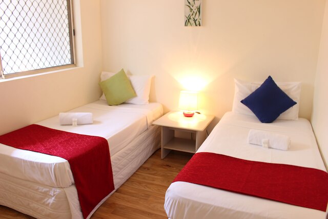 サーファーズ リバーサイド アパートメンツ