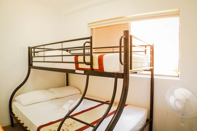 サーファーズ リバーサイド アパートメンツ