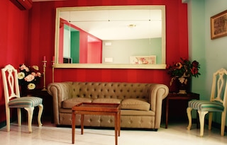 ホテル コンデ デ カルデナス