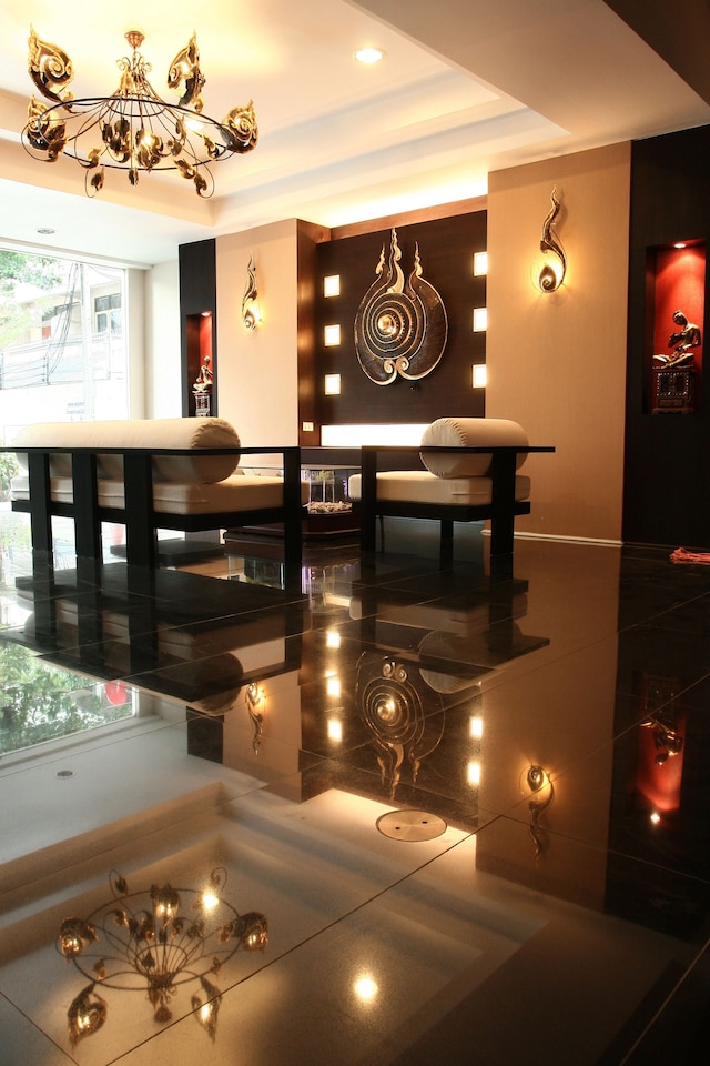 マース サトーン ホテル