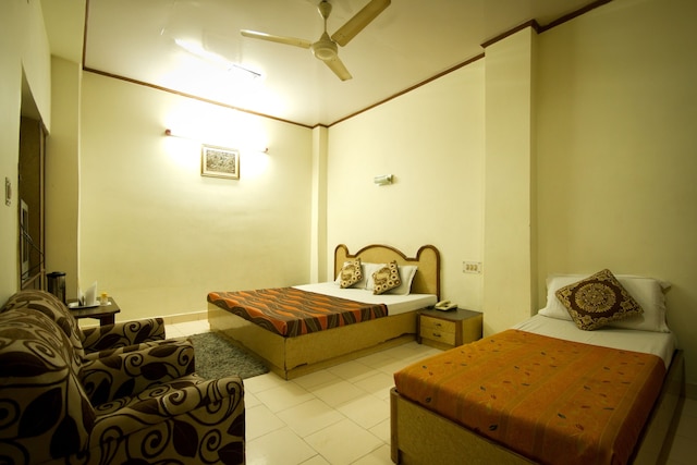 ホテル ウッドランド デラックス