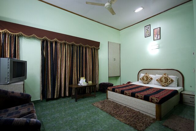 ホテル ウッドランド デラックス