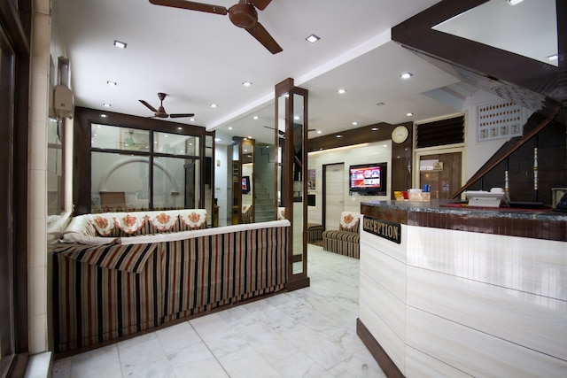 ホテル ウッドランド デラックス