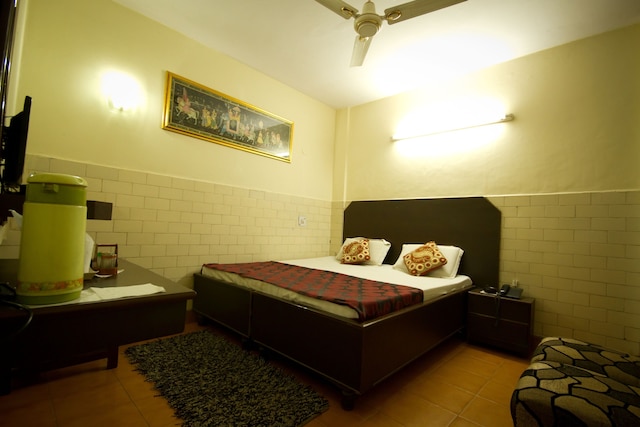 ホテル ウッドランド デラックス