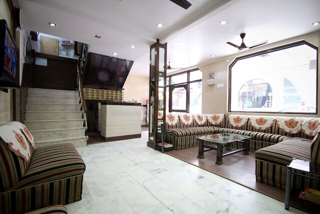 ホテル ウッドランド デラックス