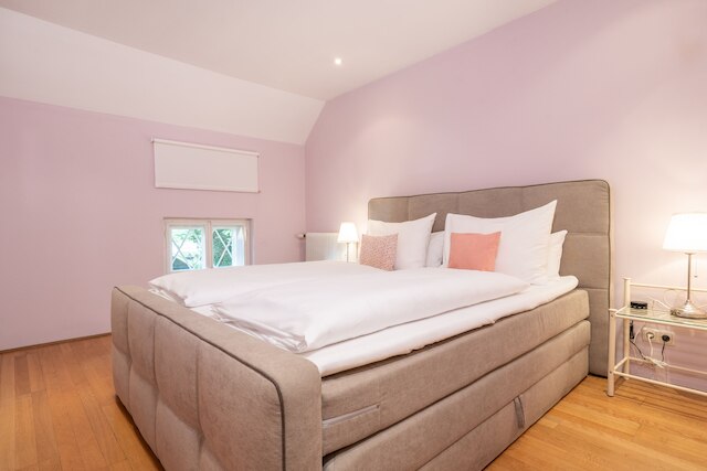 デア・シュロスヴィルト・ツー・アニフ - ビーダーマイヤーホテル・ウント・レストラン