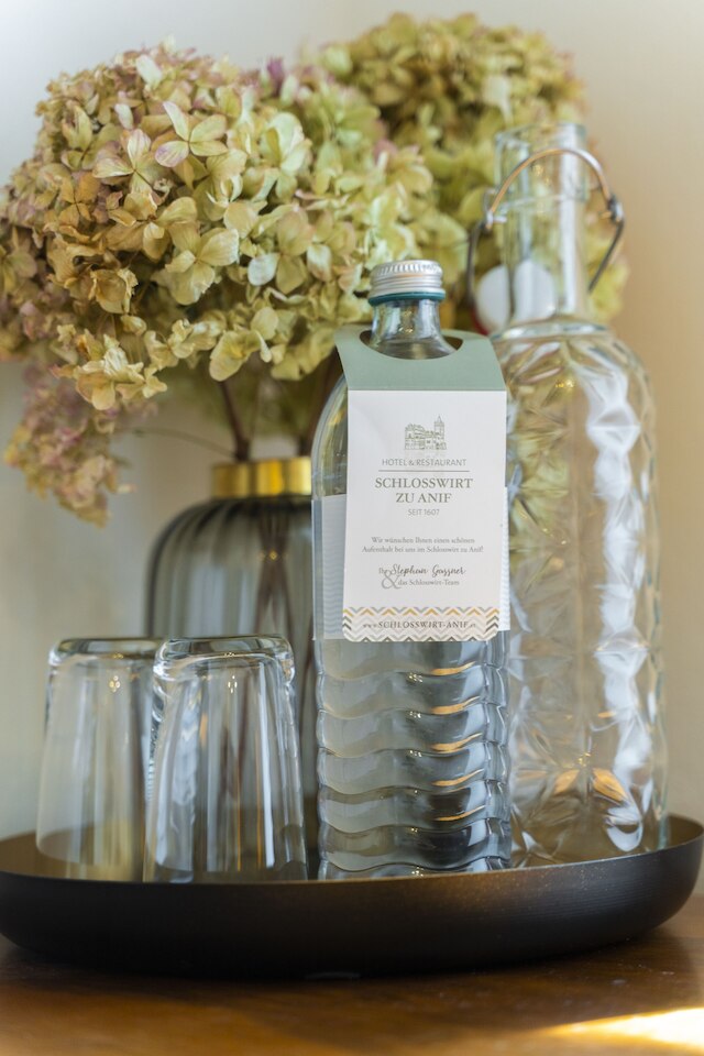 デア・シュロスヴィルト・ツー・アニフ - ビーダーマイヤーホテル・ウント・レストラン