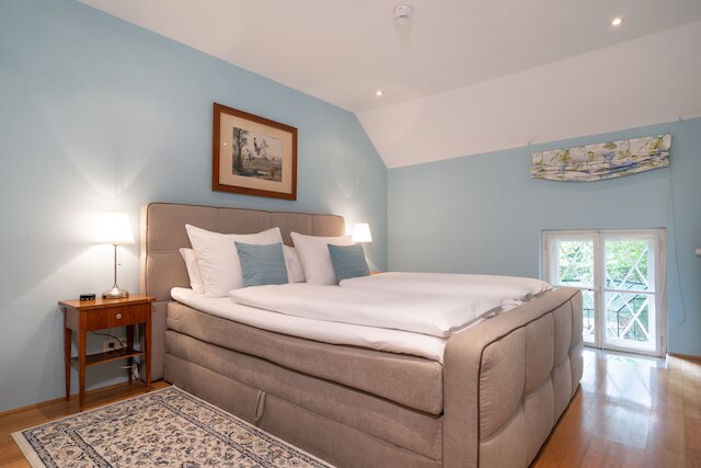 デア・シュロスヴィルト・ツー・アニフ - ビーダーマイヤーホテル・ウント・レストラン