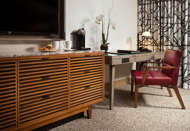 ザ キャニオン スイーツ アット ザ フェニキアン ラグジュアリー コレクション