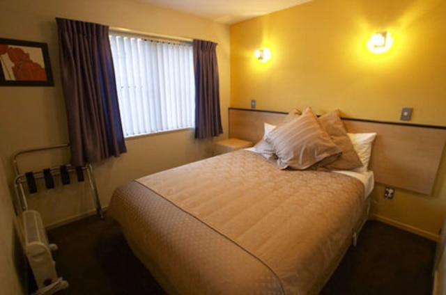 アテナ モーテル & アパートメンツ