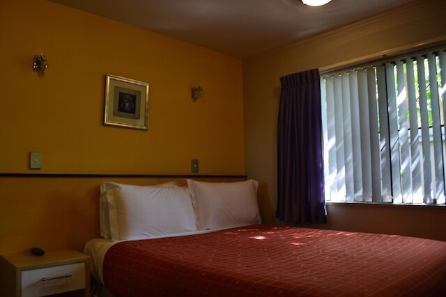 アテナ モーテル & アパートメンツ