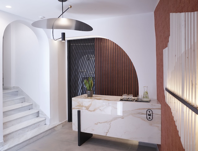 ザ マーブラス アテネ