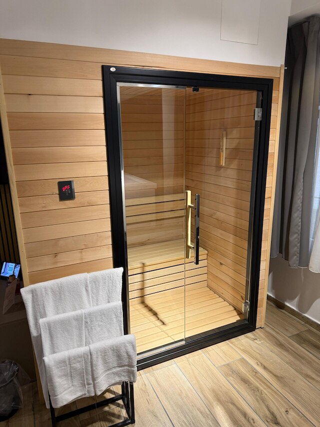 ゴールデン ホテル (金采商旅)