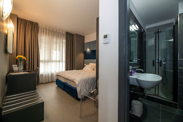 ゴールデン ホテル (金采商旅)