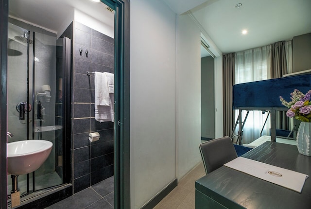 ゴールデン ホテル (金采商旅)