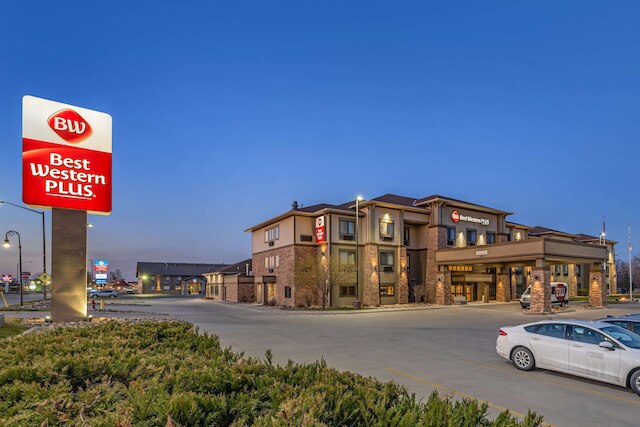 ベスト ウエスタン プラス グランド アイランド イン & スイーツ